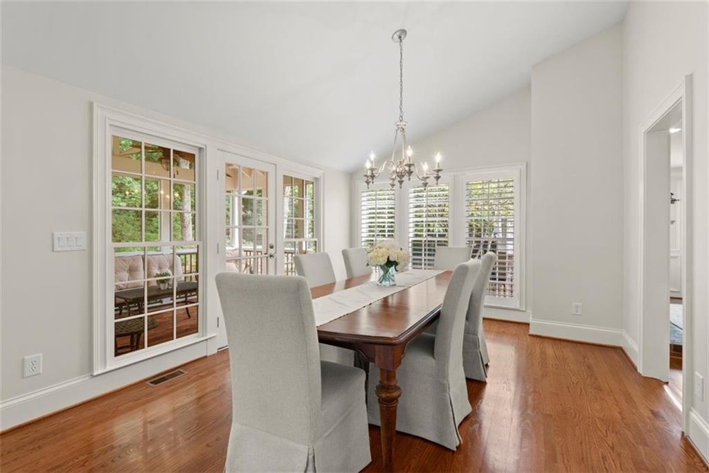 4352 Hampton Woods Drive NE