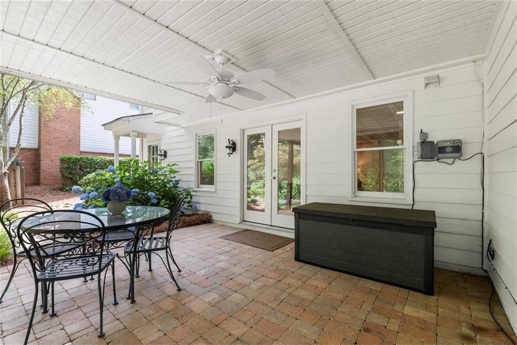 4352 Hampton Woods Drive NE