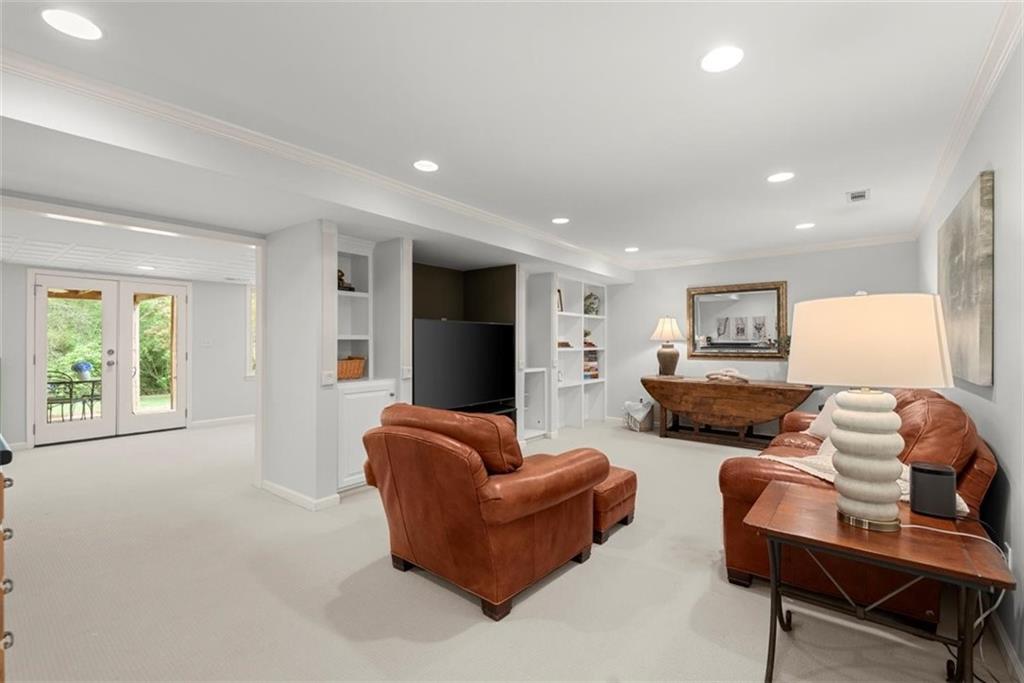 4352 Hampton Woods Drive NE