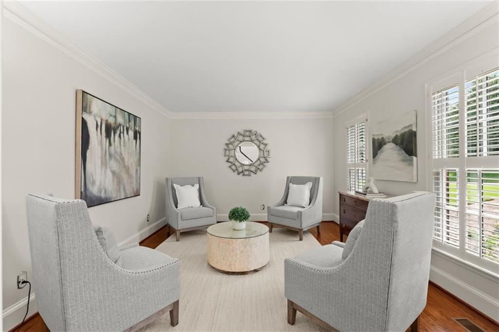 4352 Hampton Woods Drive NE