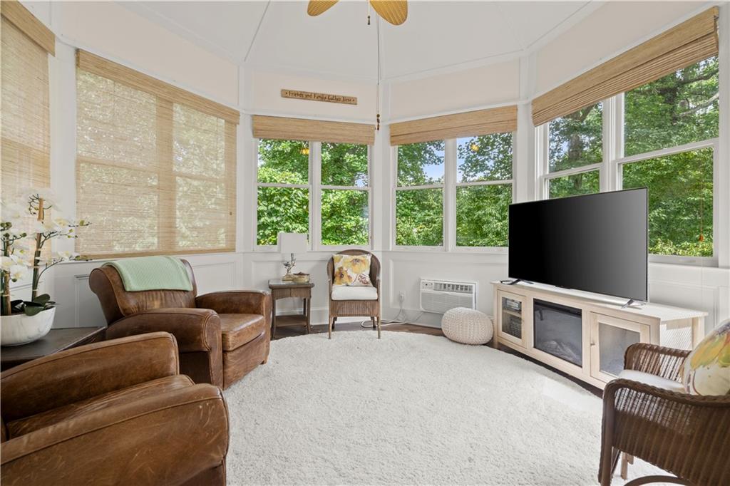 1836 Pemberton Place