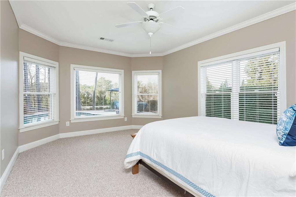 3963 Hazelhurst Lake Drive