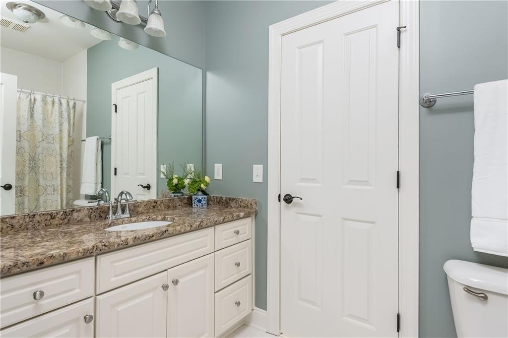 3963 Hazelhurst Lake Drive