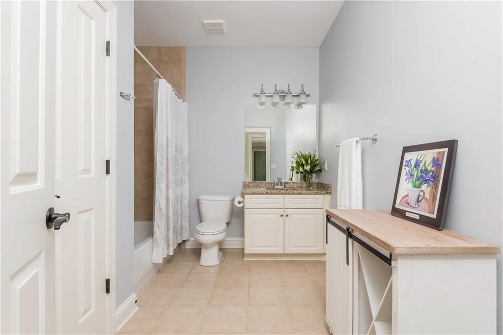 3963 Hazelhurst Lake Drive