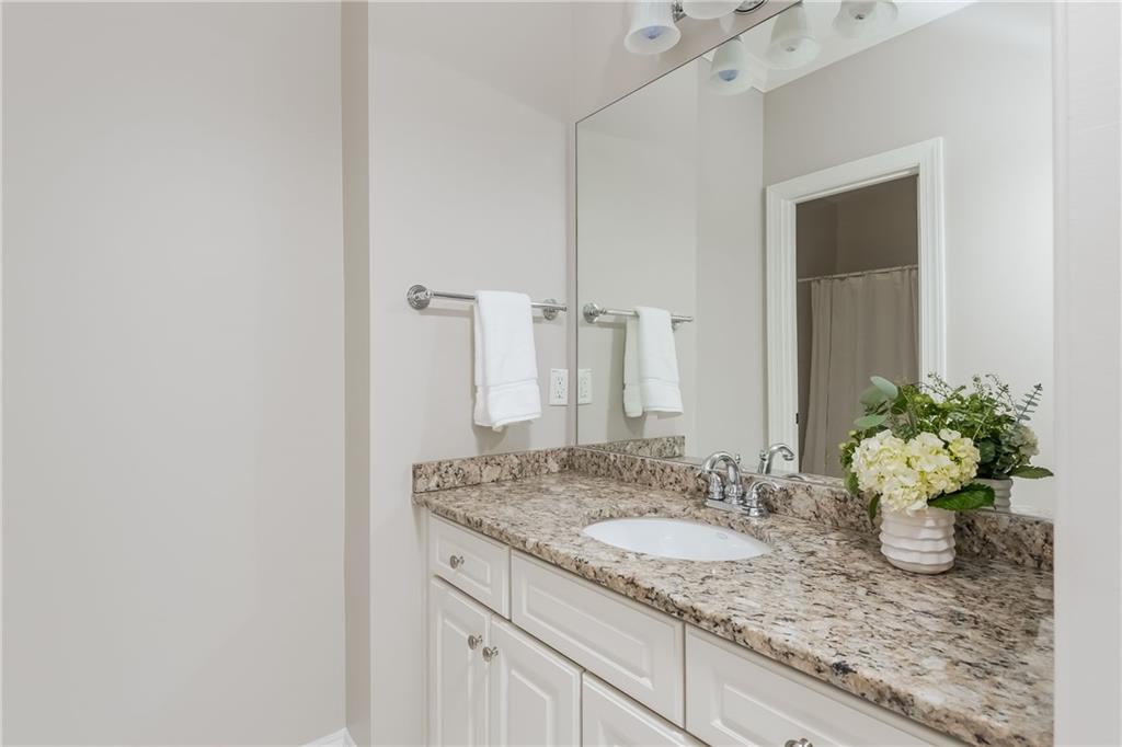 3963 Hazelhurst Lake Drive