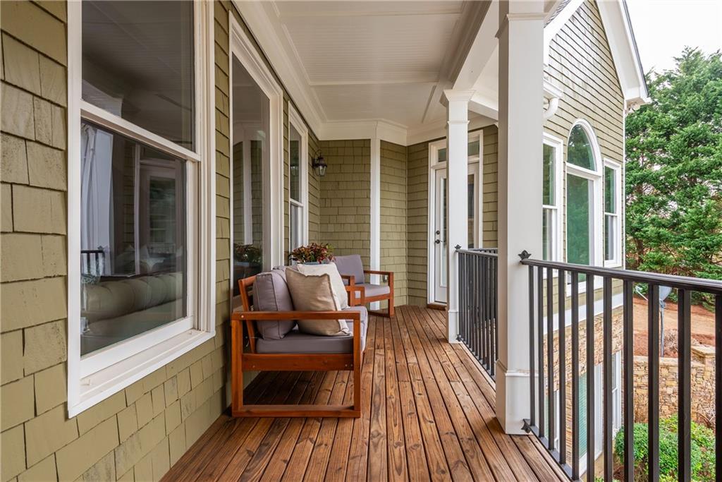 3963 Hazelhurst Lake Drive