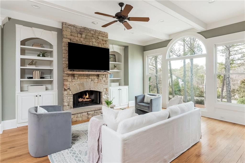 3963 Hazelhurst Lake Drive