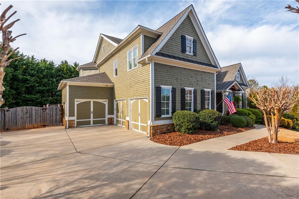 3963 Hazelhurst Lake Drive