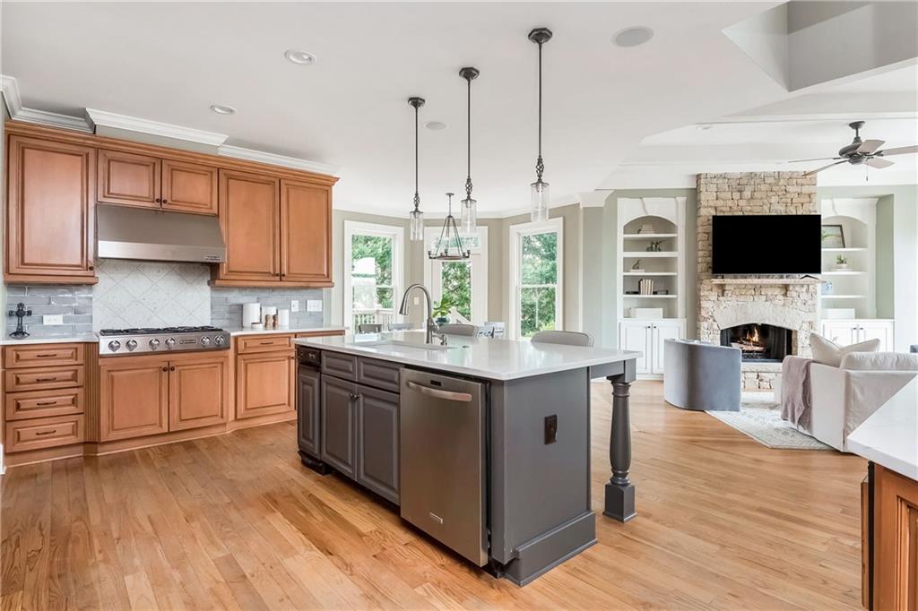 3963 Hazelhurst Lake Drive