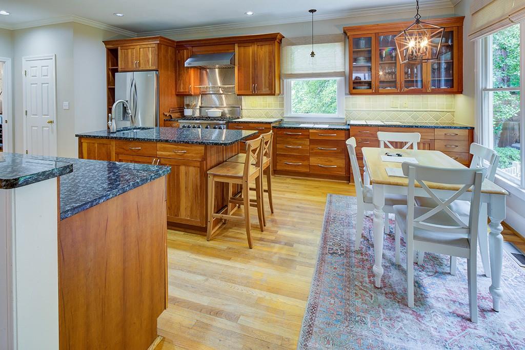 1043 Elizabeth Court NE