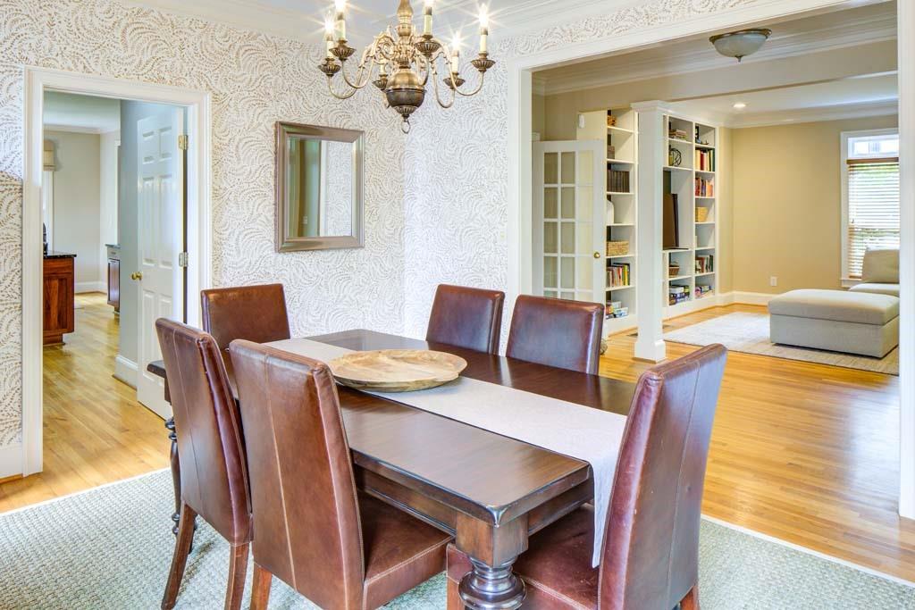 1043 Elizabeth Court NE