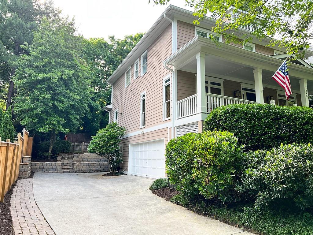 1043 Elizabeth Court NE