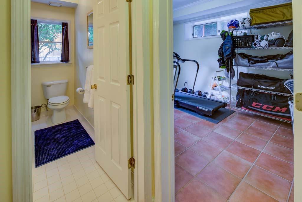 1043 Elizabeth Court NE