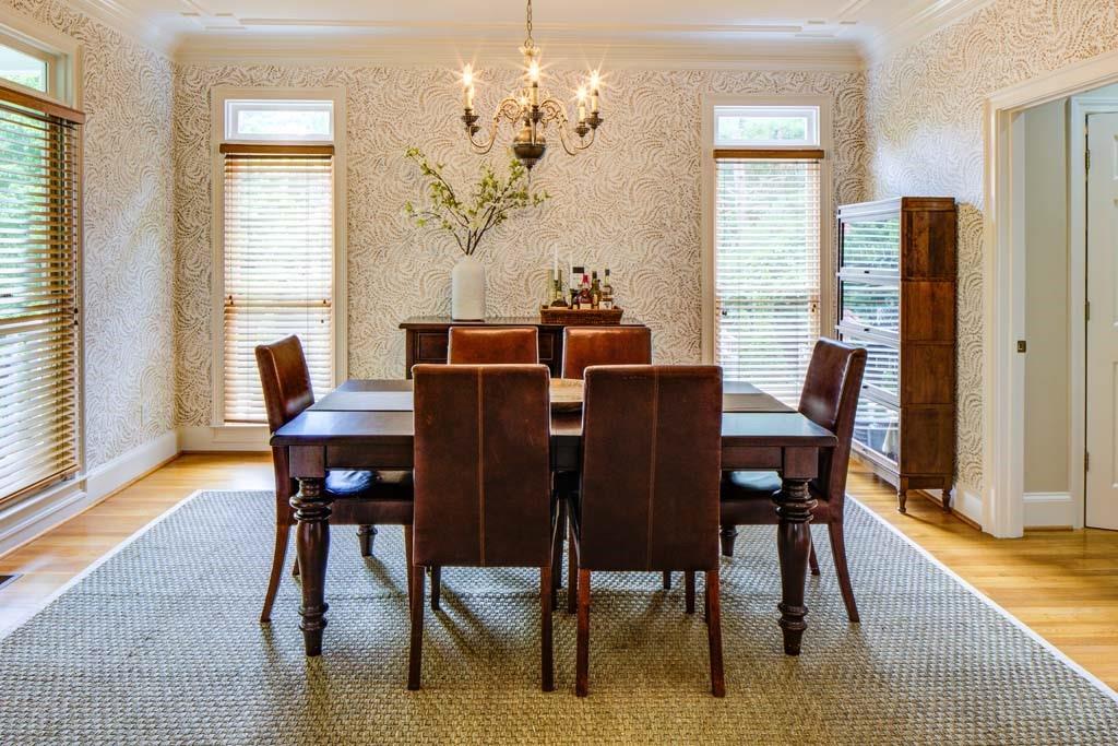 1043 Elizabeth Court NE