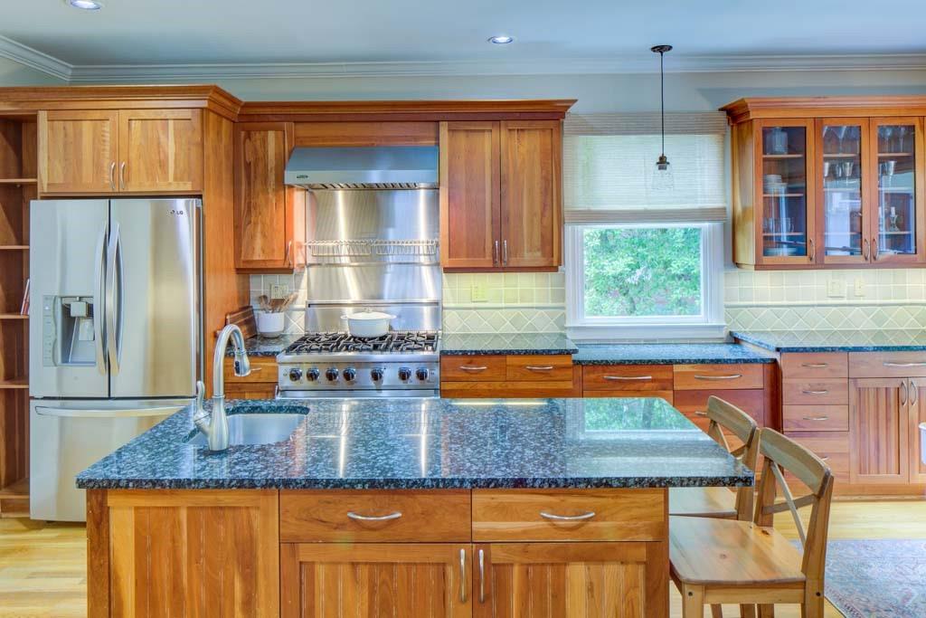 1043 Elizabeth Court NE