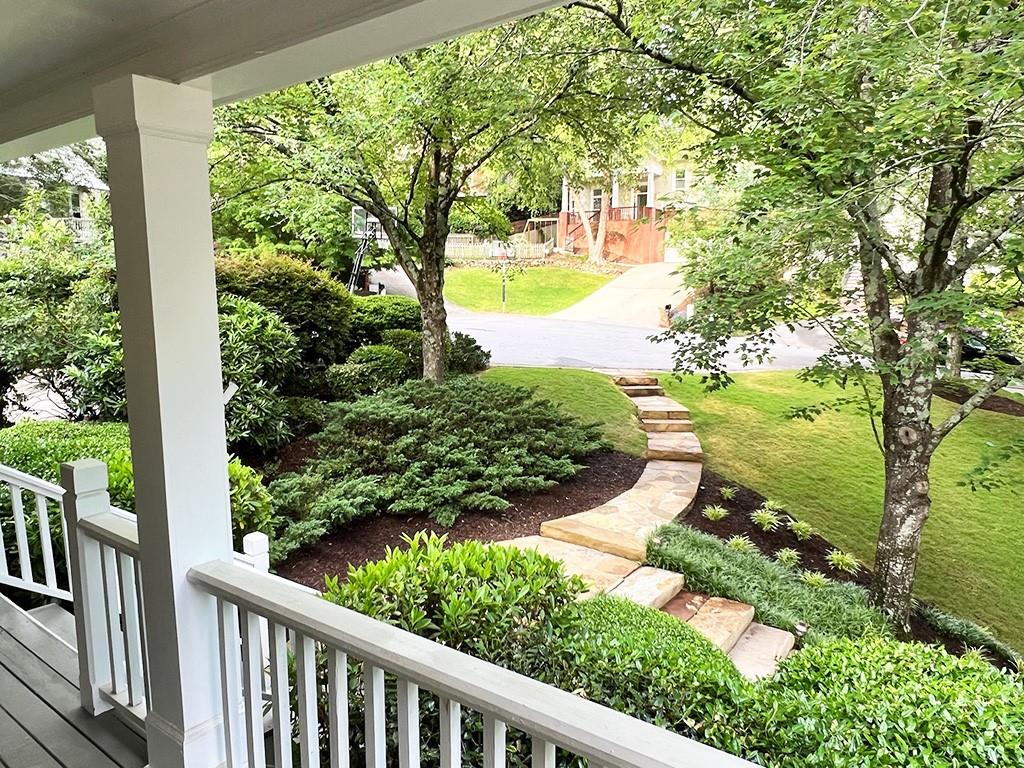 1043 Elizabeth Court NE