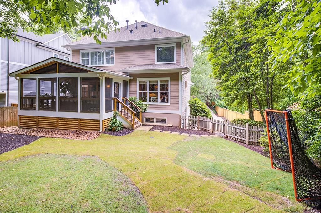 1043 Elizabeth Court NE