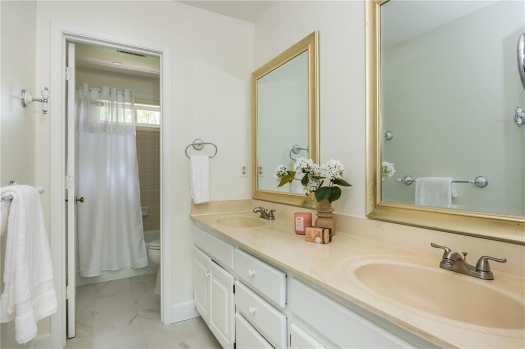 1024 Greyfield Drive SE