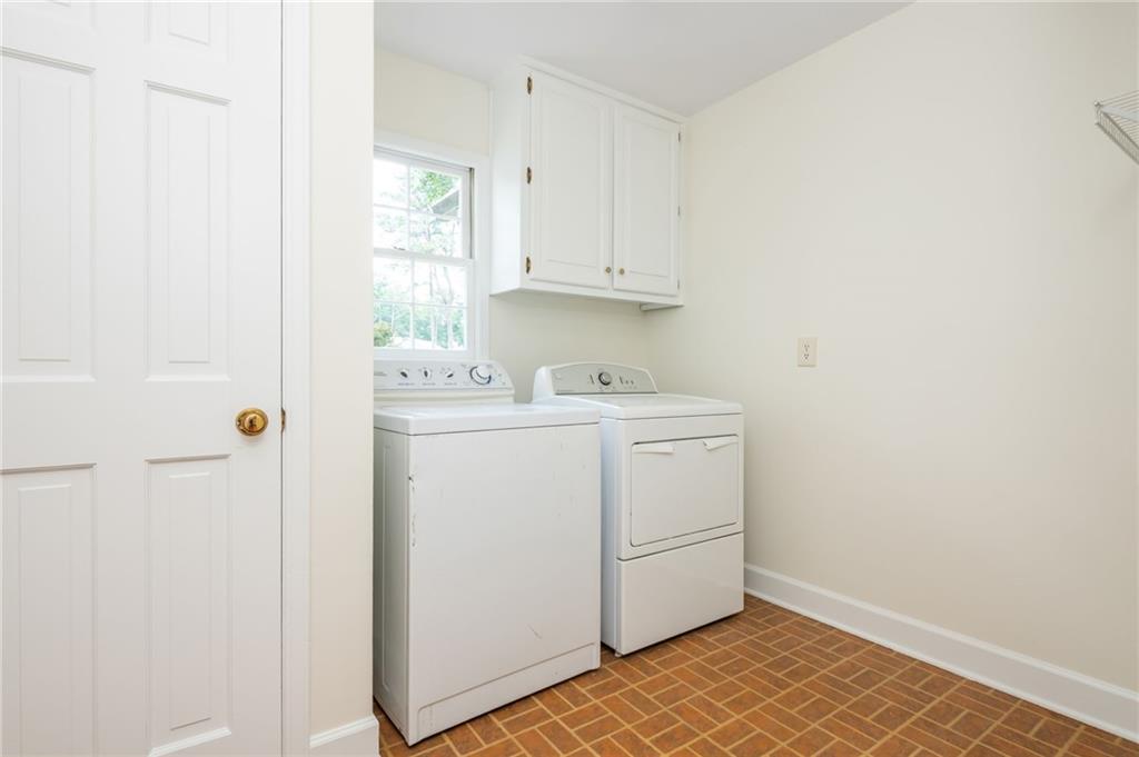 1024 Greyfield Drive SE