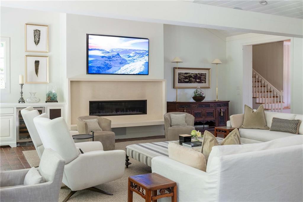 3540 Cochise Drive SE