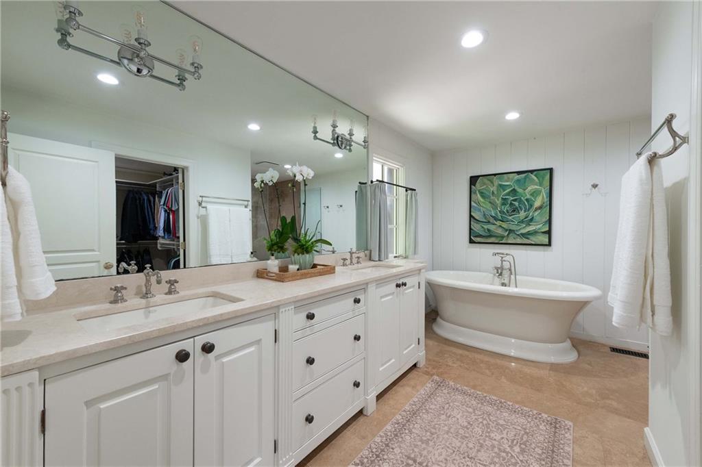 3540 Cochise Drive SE