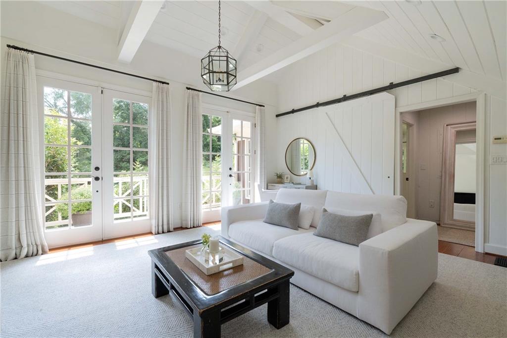 3540 Cochise Drive SE