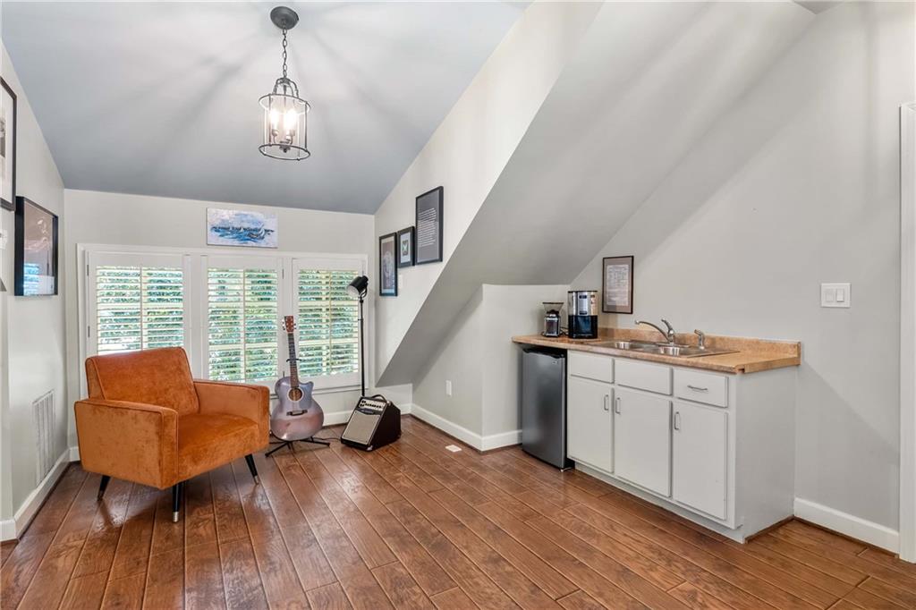 3540 Cochise Drive SE