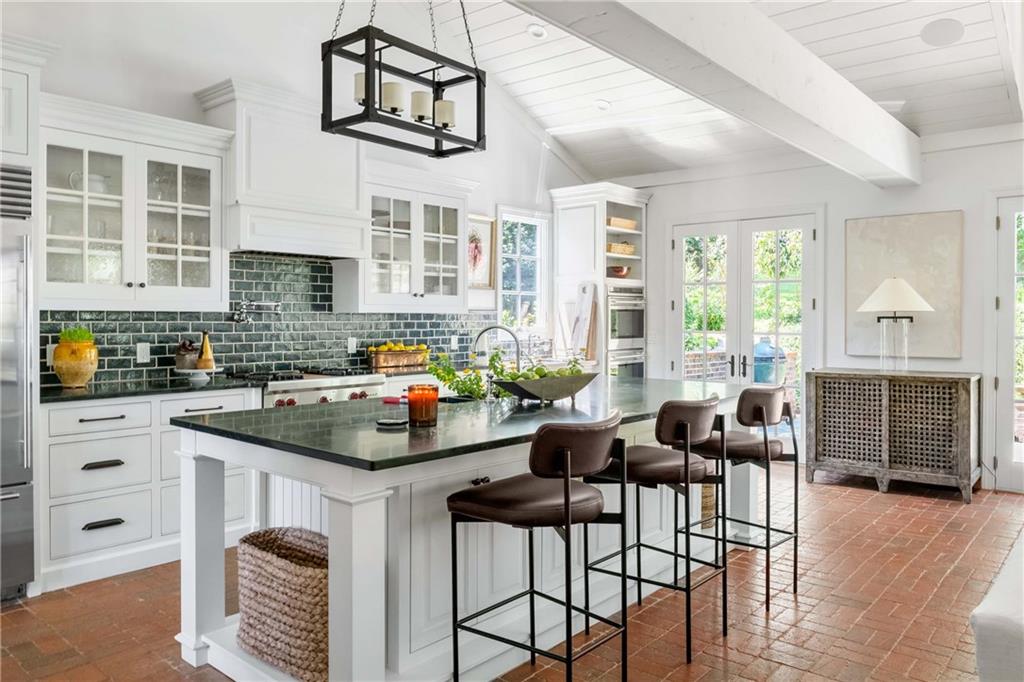 3540 Cochise Drive SE