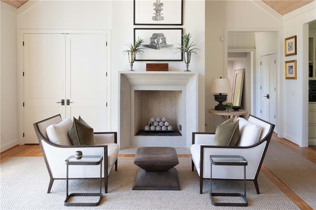 3540 Cochise Drive SE