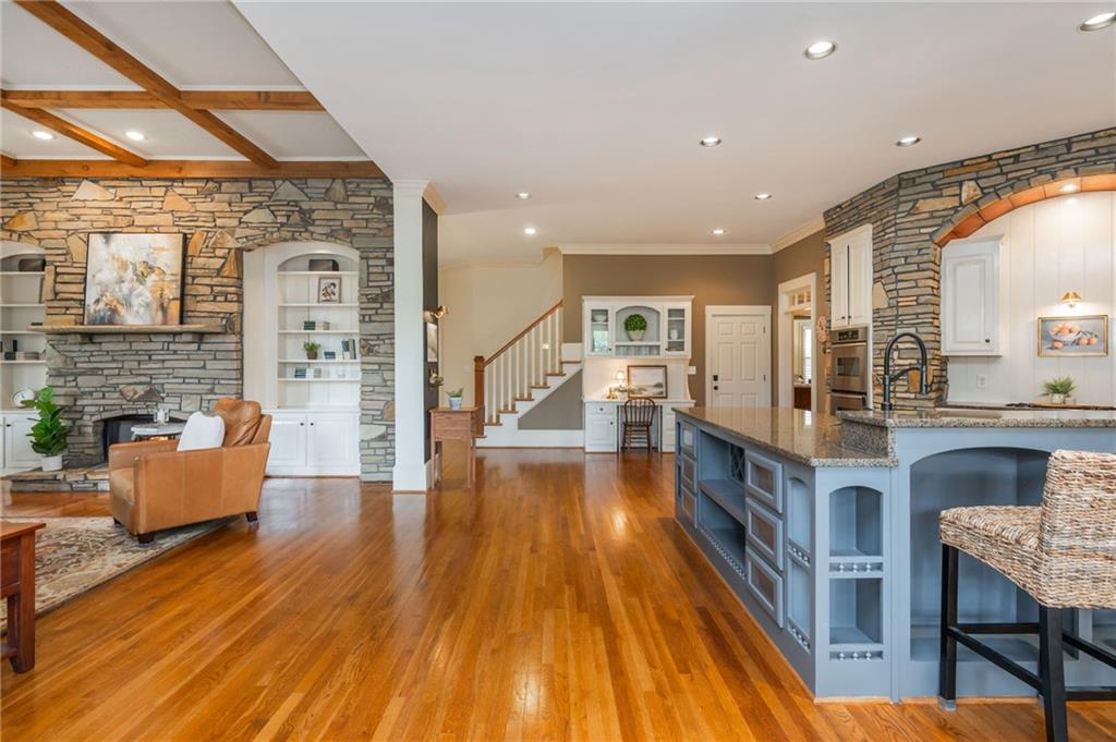 4150 Chimney Heights NE