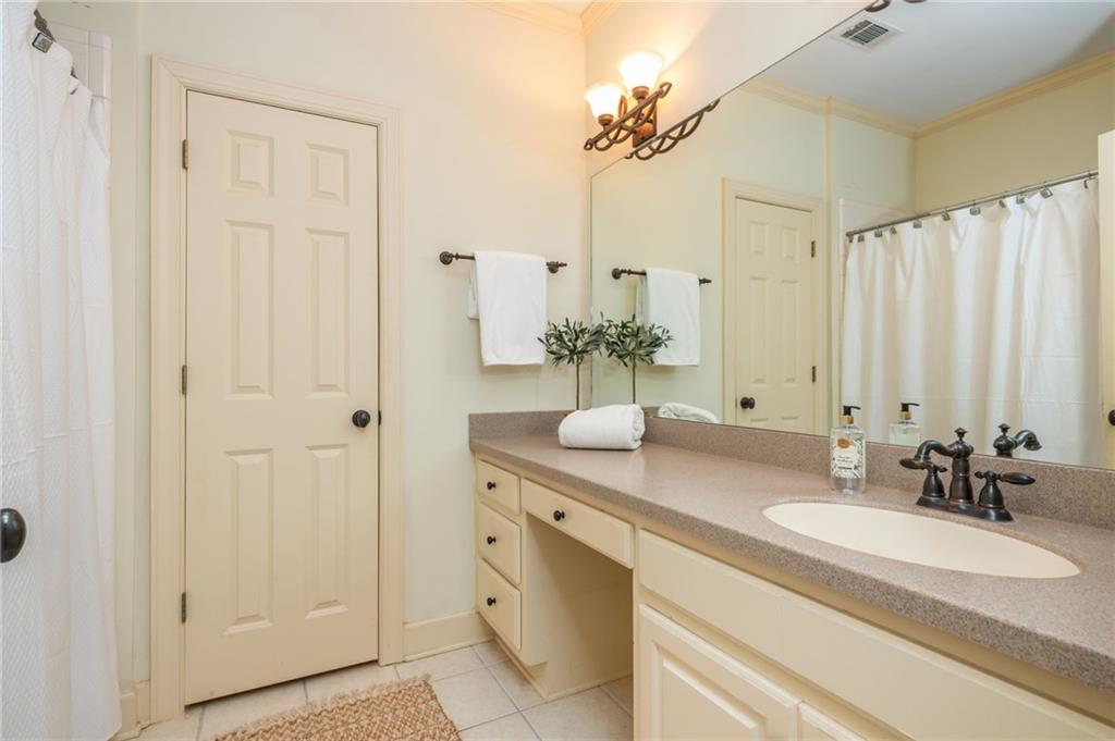 4150 Chimney Heights NE