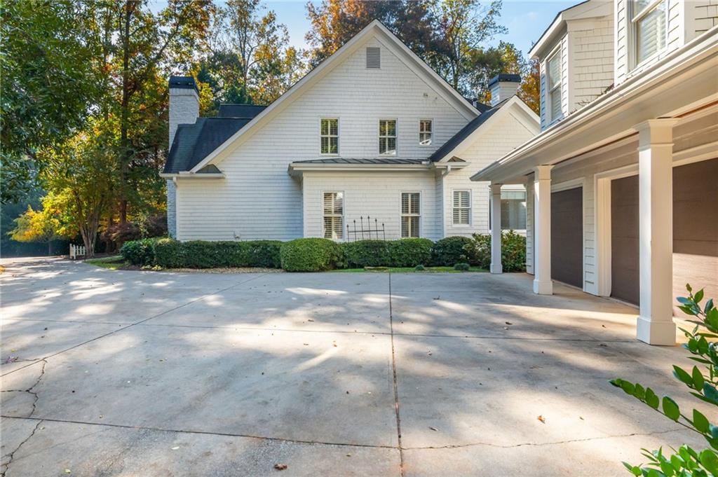 4150 Chimney Heights NE