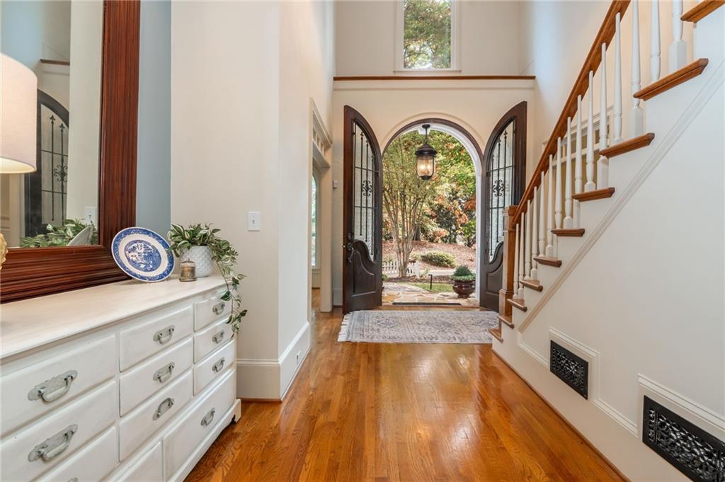 4150 Chimney Heights NE