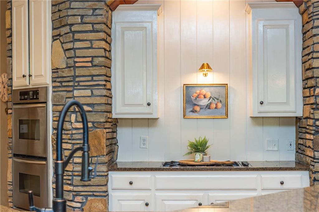 4150 Chimney Heights NE