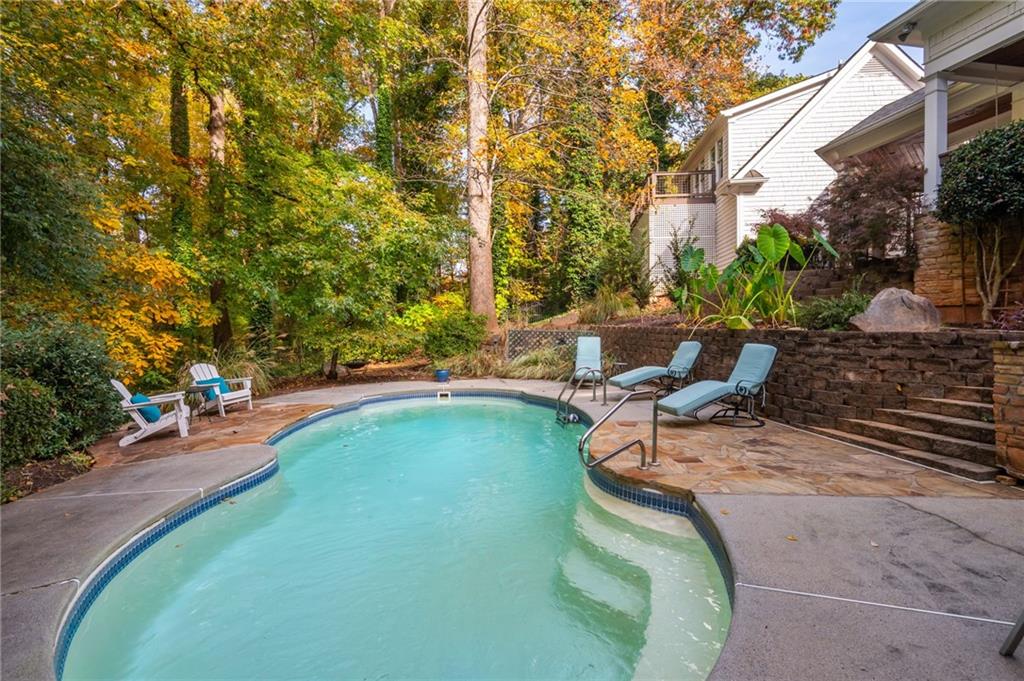 4150 Chimney Heights NE