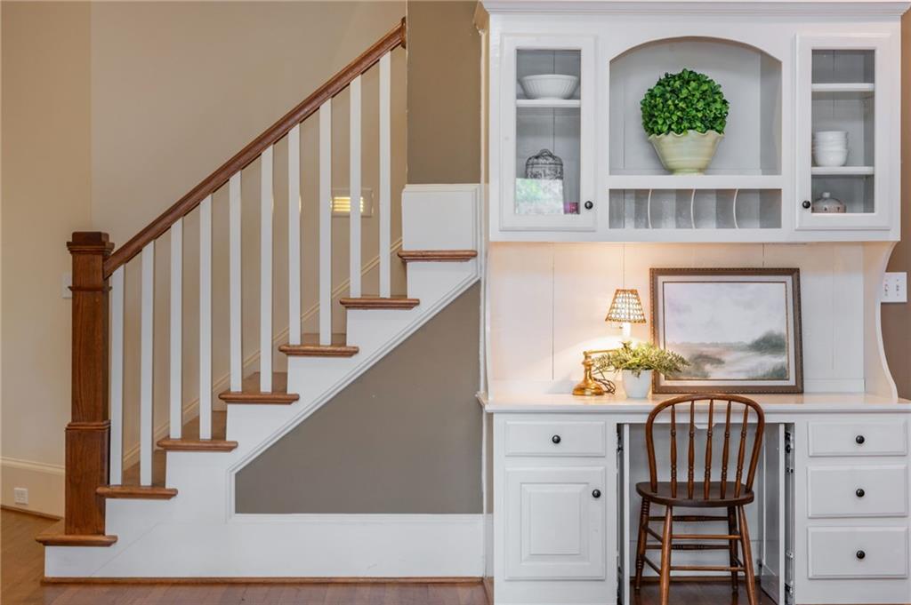 4150 Chimney Heights NE