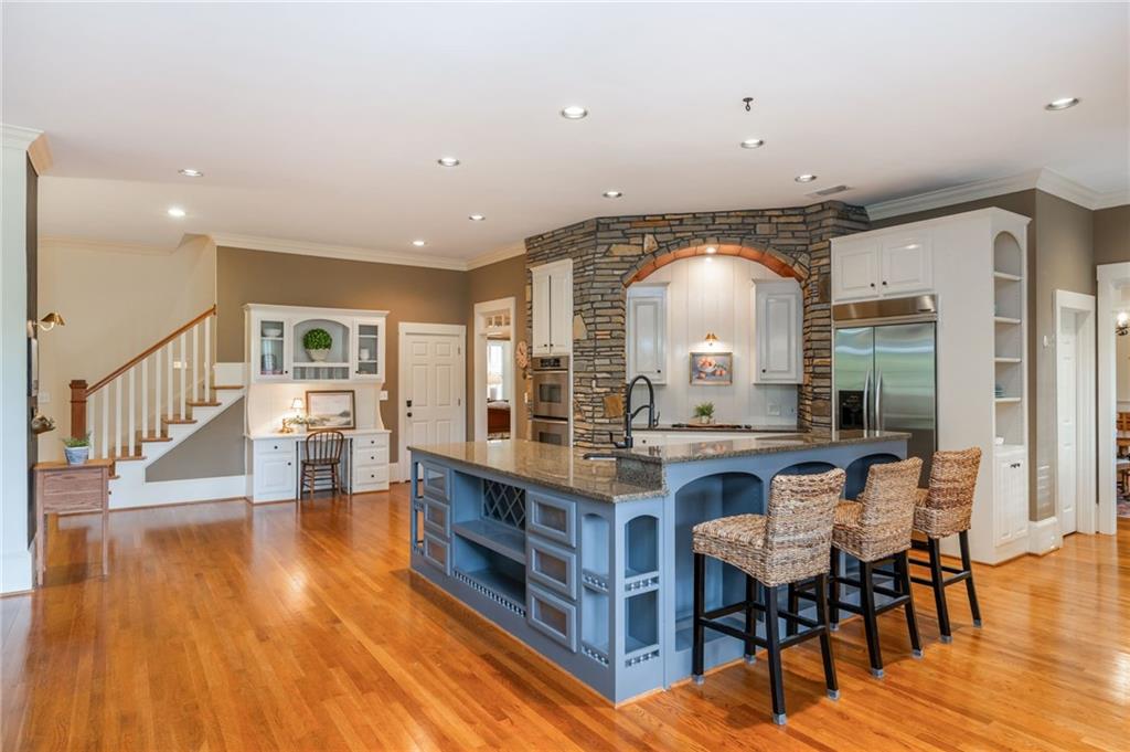 4150 Chimney Heights NE