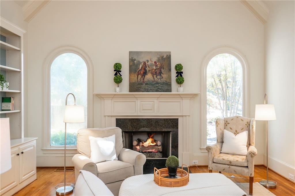 4150 Chimney Heights NE