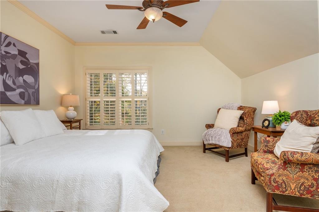 4150 Chimney Heights NE