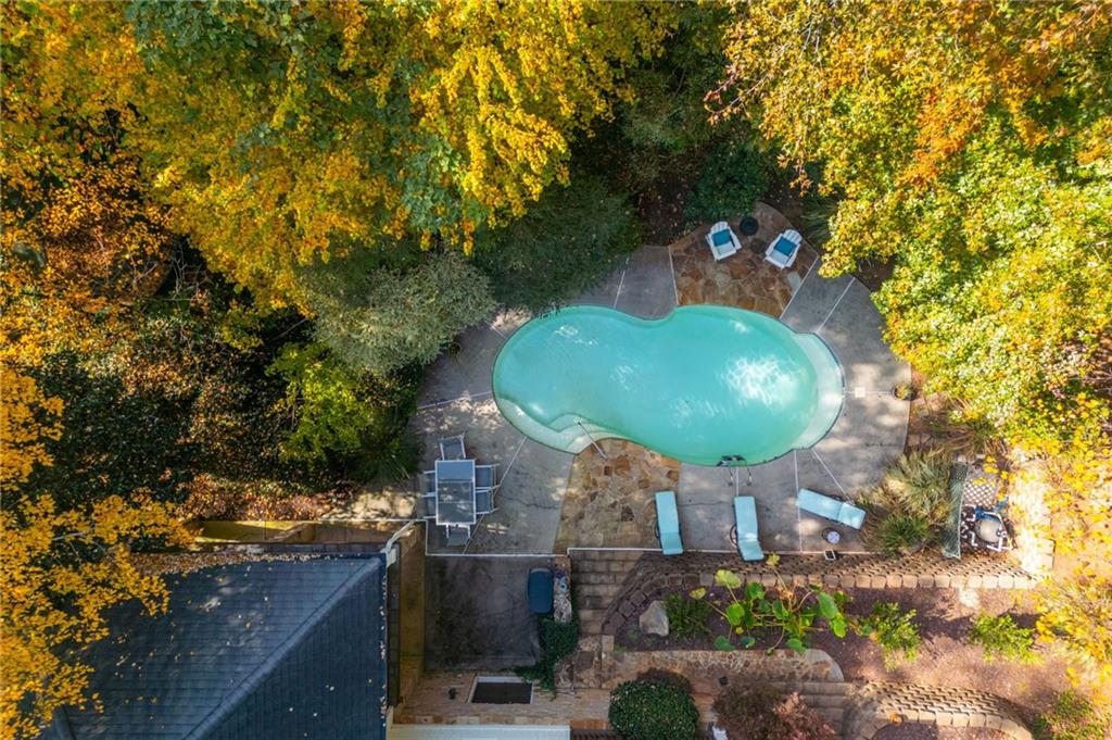 4150 Chimney Heights NE