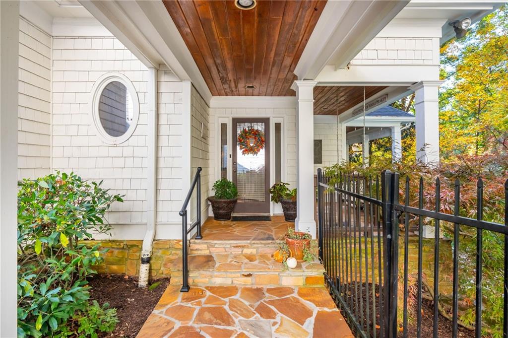 4150 Chimney Heights NE