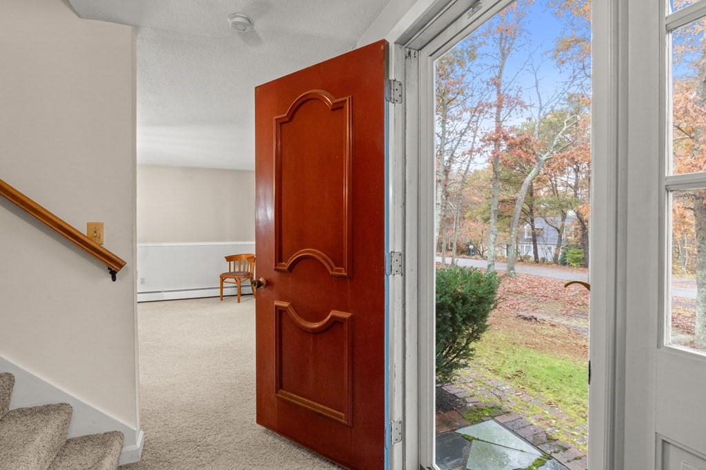 24 Surrey Ln
