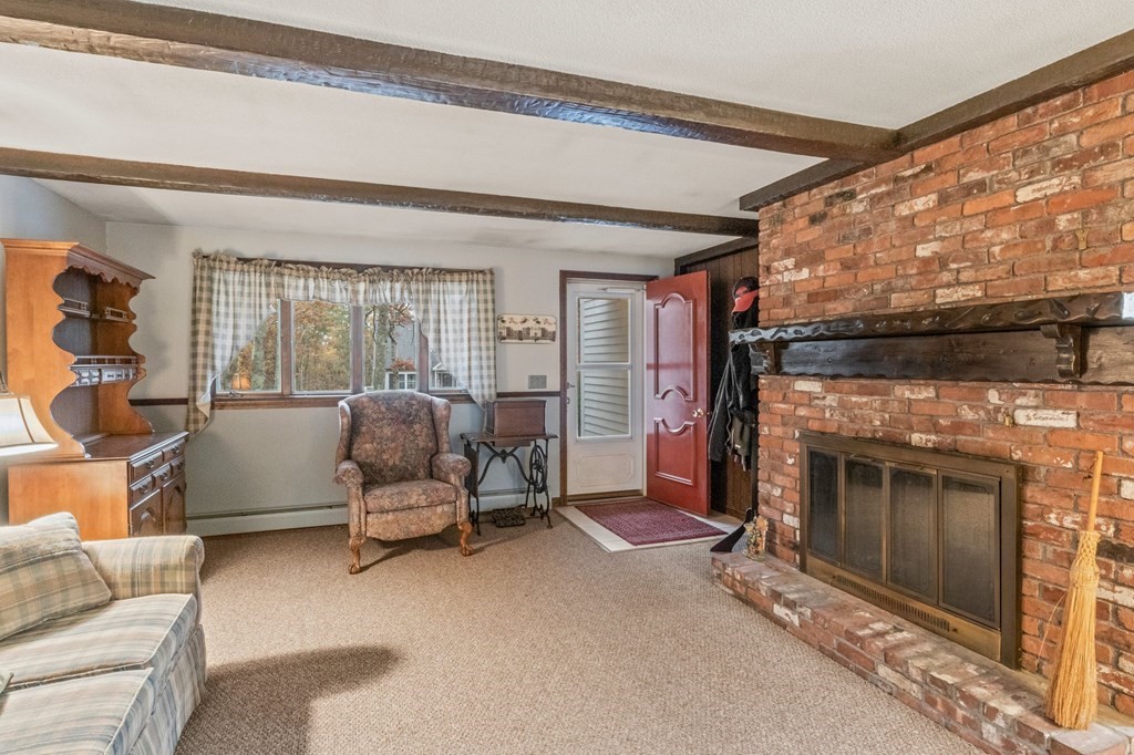 24 Surrey Ln