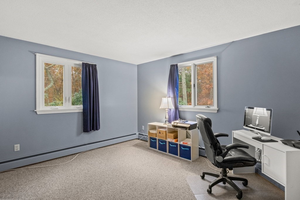 24 Surrey Ln