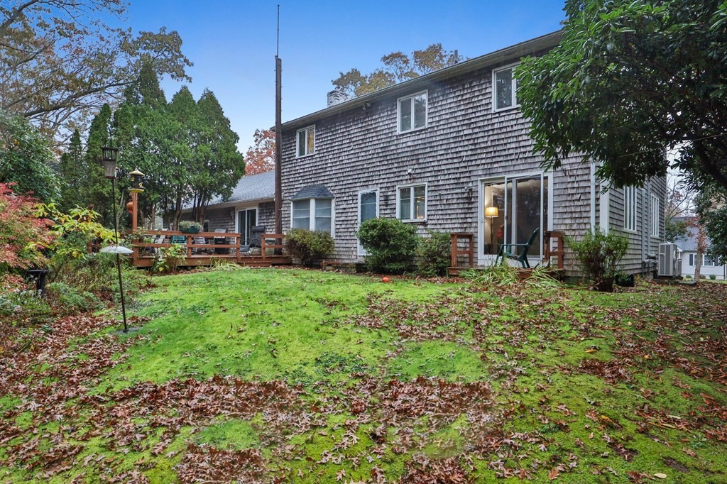 24 Surrey Ln