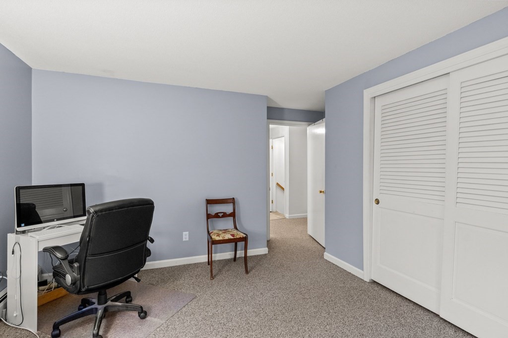 24 Surrey Ln