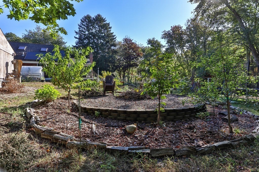 33 Jones Ln