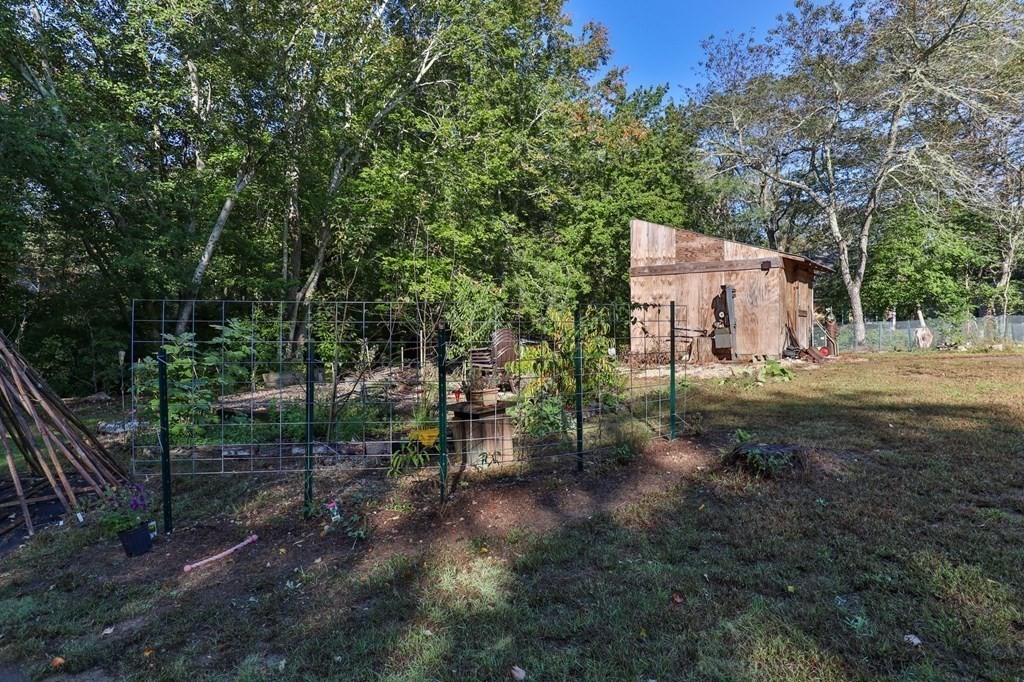 33 Jones Ln