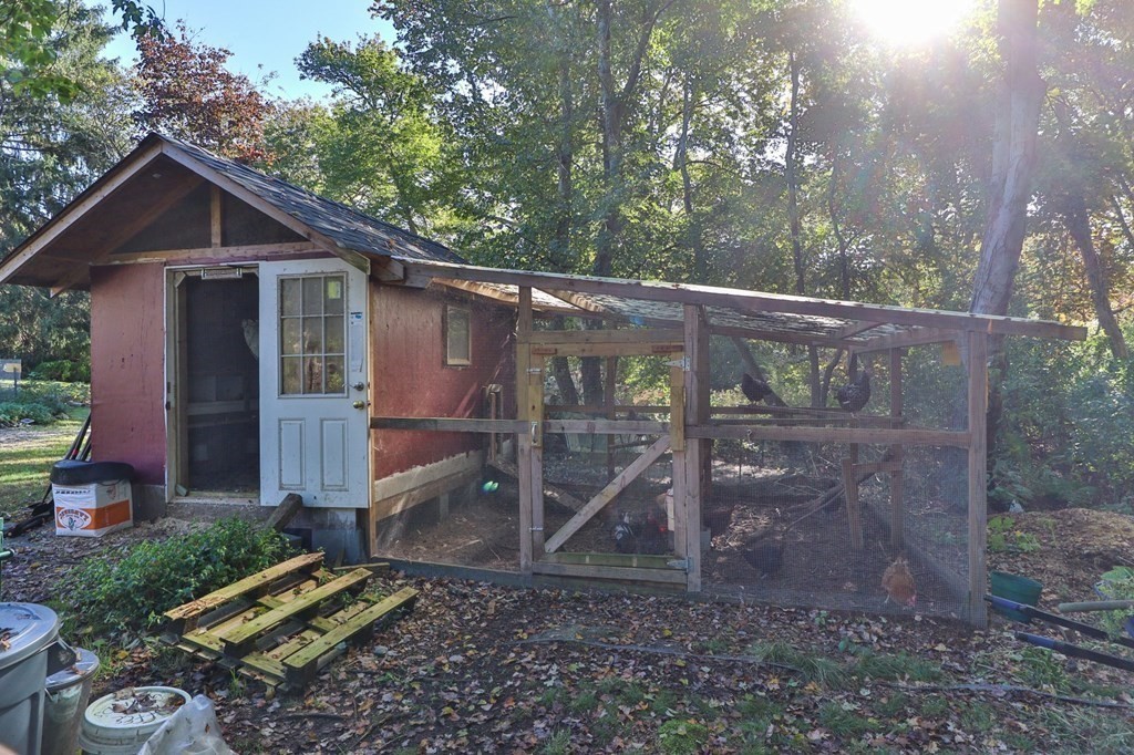 33 Jones Ln