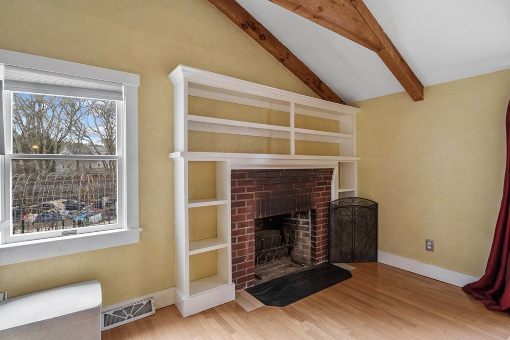33 Jones Ln